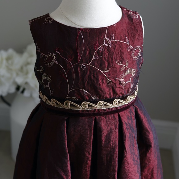 Girls Dress Special Occasion Burgundy With Gold Velvet Trim Size 18/24 Month NWT - Picture 2 of 4